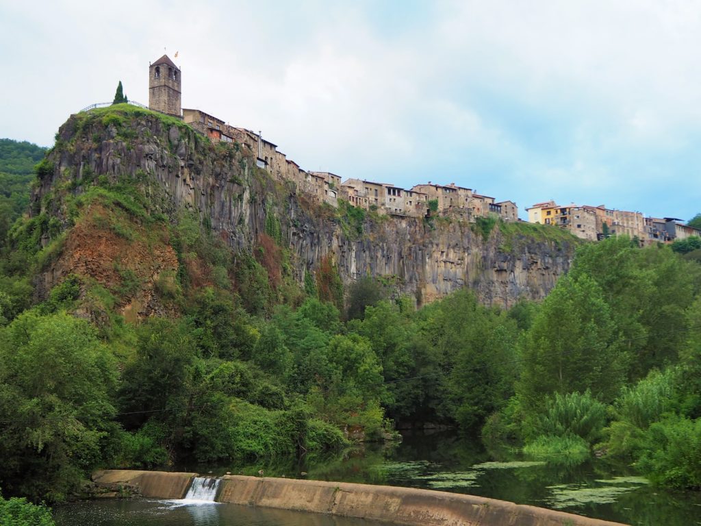 Castellfollit de la Roca over the cliff