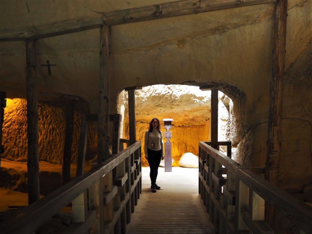 Sinca Veche temple cave